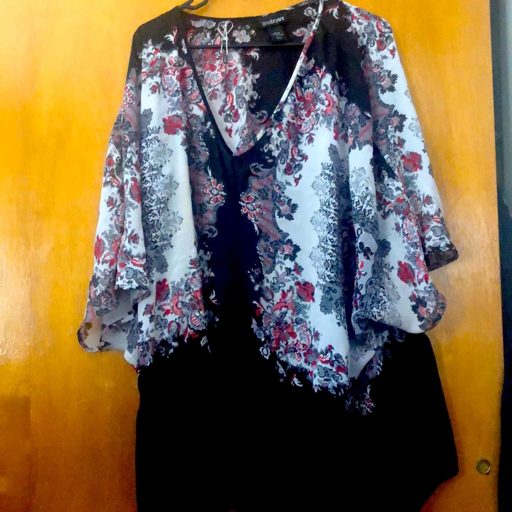 Women’s blouse black and red